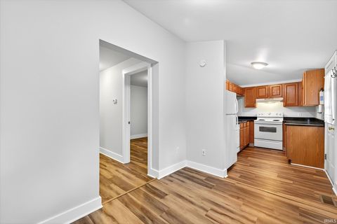 Tiny photo for 1010 W 10th Street, Bloomington, IN 47404 (MLS # 202618560)