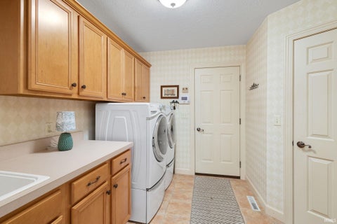 Tiny photo for 1865 Cobblestone Boulevard, Elkhart, IN 46514 (MLS # 202633537)