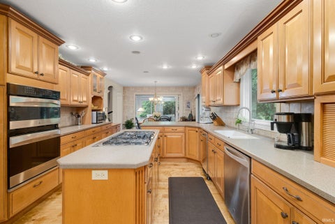 Tiny photo for 1865 Cobblestone Boulevard, Elkhart, IN 46514 (MLS # 202633537)