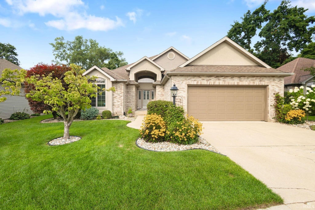 Photo of 1865 Cobblestone Boulevard, Elkhart, IN 46514 (MLS # 202633537)
