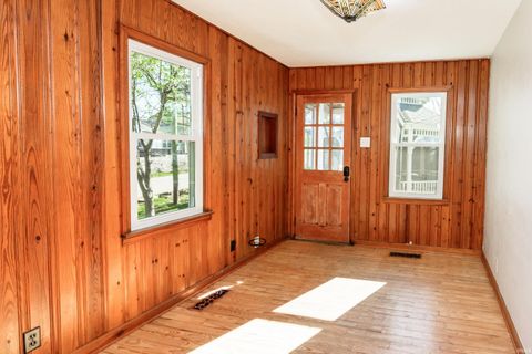 Tiny photo for 901 S Lincoln Street, Bloomington, IN 47401 (MLS # 202612513)