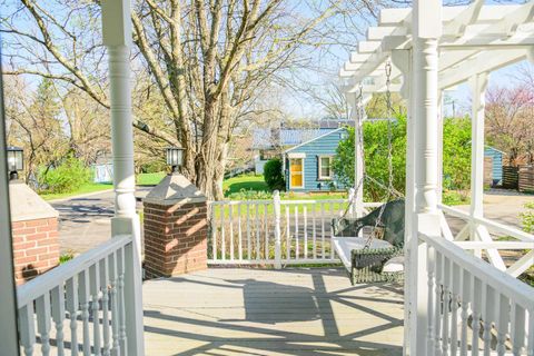 Tiny photo for 901 S Lincoln Street, Bloomington, IN 47401 (MLS # 202612513)