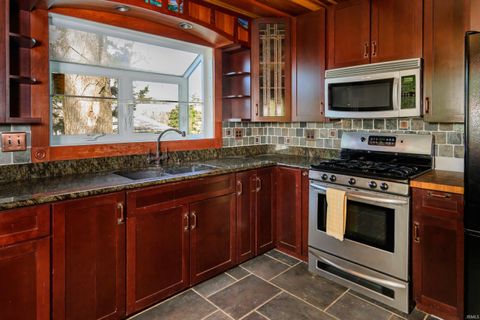 Tiny photo for 901 S Lincoln Street, Bloomington, IN 47401 (MLS # 202612513)