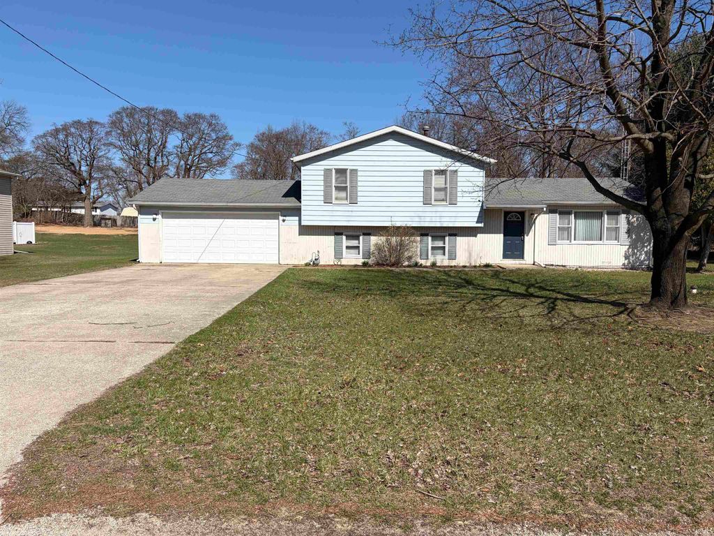 Photo of 3430 E Country Lane, Knox, IN 46534 (MLS # 202609619)