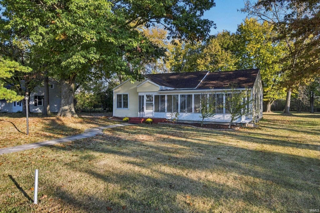 Photo of 9408 W Jackson Street, Muncie, IN 47304 (MLS # 202644179)