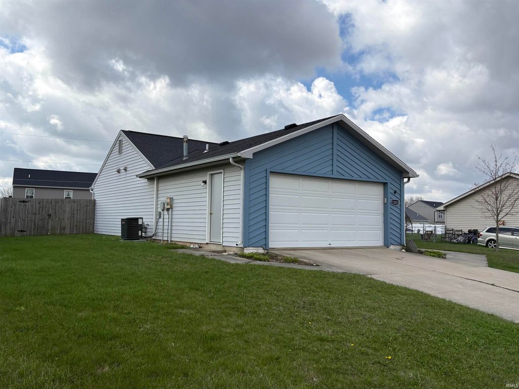 Photo of 5111 Rosebury Drive, Fort Wayne, IN 46835 (MLS # 202614004)