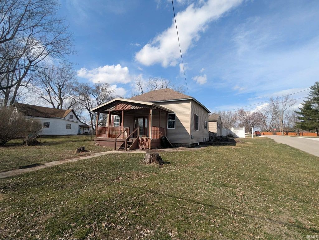 Photo of 200 W 7Th Street, Hartford City, IN 47348 (MLS # 202607366)