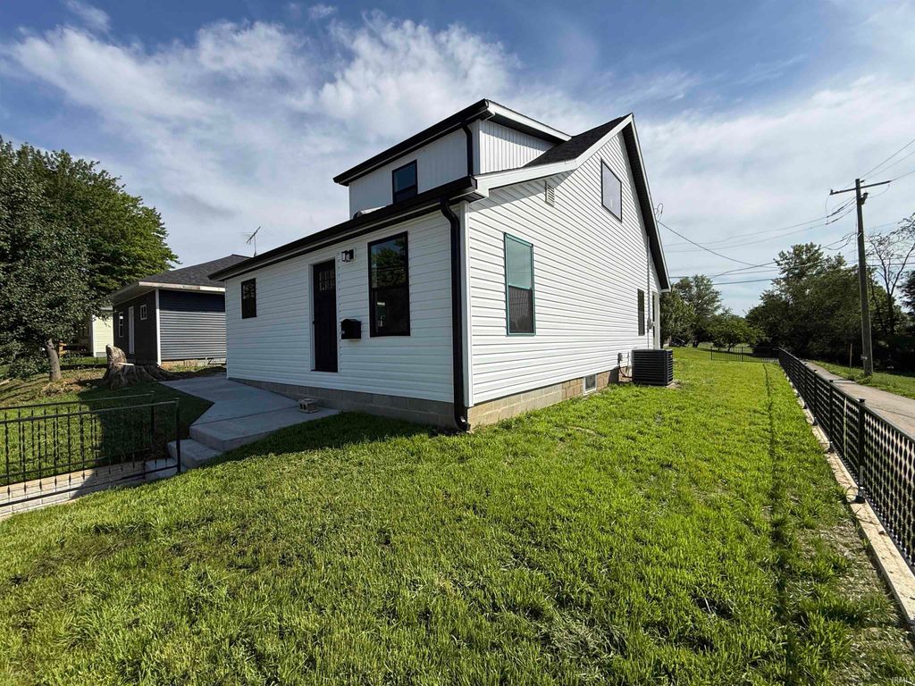 Photo of 716 S 9th Street, Petersburg, IN 47567 (MLS # 202620505)