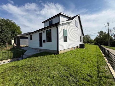 Photo of 716 S 9th Street, Petersburg, IN 47567 (MLS # 202620505)