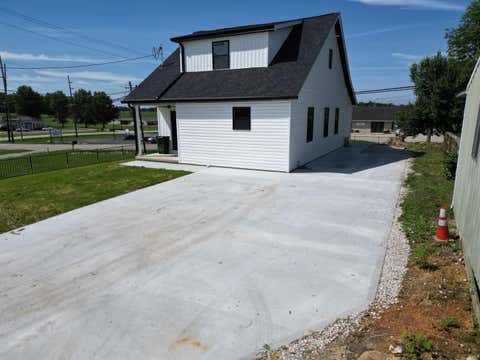 Tiny photo for 716 S 9th Street, Petersburg, IN 47567 (MLS # 202620505)