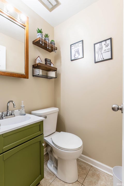 Tiny photo for 2811 Bosworth Drive, Fort Wayne, IN 46805 (MLS # 202640563)