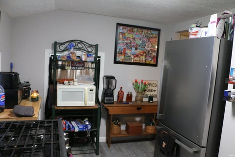 Tiny photo for 1617 1/2 E 4th Street, Mishawaka, IN 46544 (MLS # 202634999)