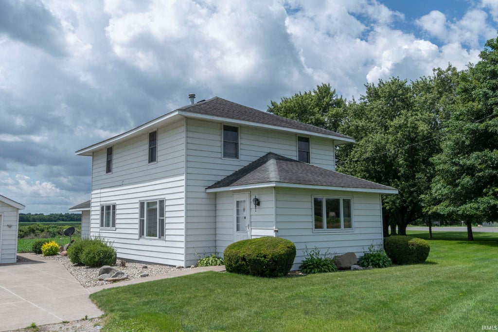 Photo of 61000 Crumstown Highway, North Liberty, IN 46554 (MLS # 202625708)