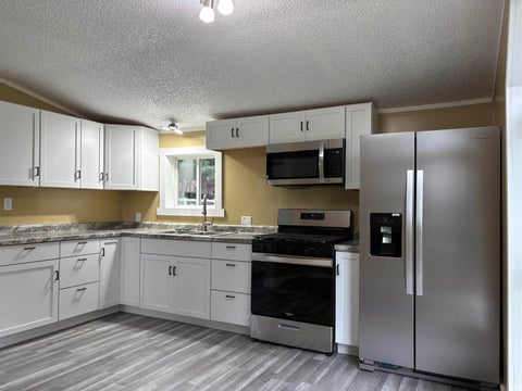 Tiny photo for 10171 4 TH Road, Bremen, IN 46506 (MLS # 202638822)