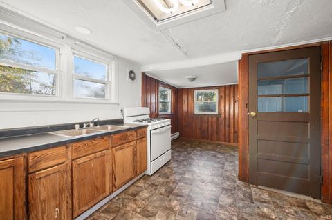 Tiny photo for 2205 Vinton Street, Lafayette, IN 47904 (MLS # 202544154)