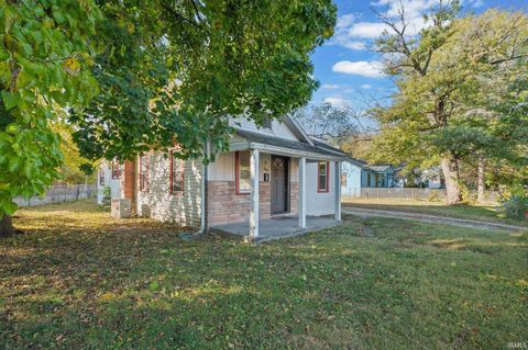 Tiny photo for 2205 Vinton Street, Lafayette, IN 47904 (MLS # 202544154)