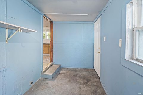 Tiny photo for 2205 Vinton Street, Lafayette, IN 47904 (MLS # 202544154)