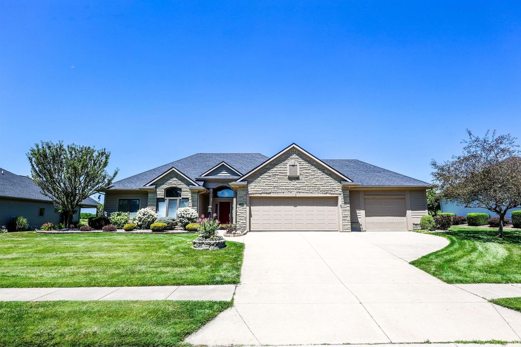 Photo of 2512 Cobblestone Lane, Kendallville, IN 46755 (MLS # 202627204)