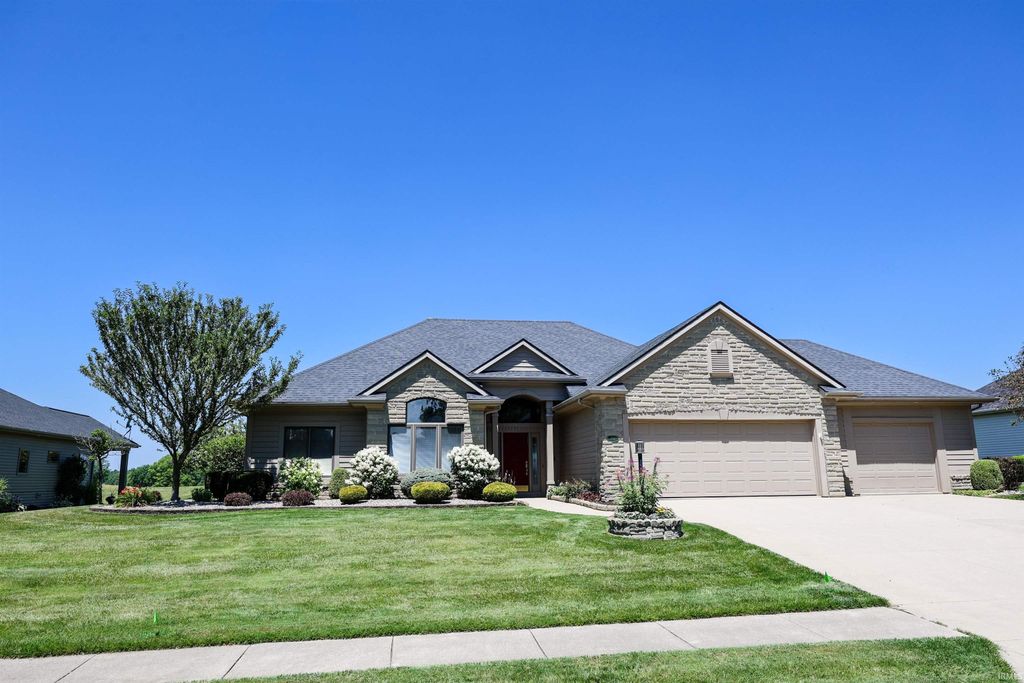 Photo of 2512 Cobblestone Lane, Kendallville, IN 46755 (MLS # 202627204)
