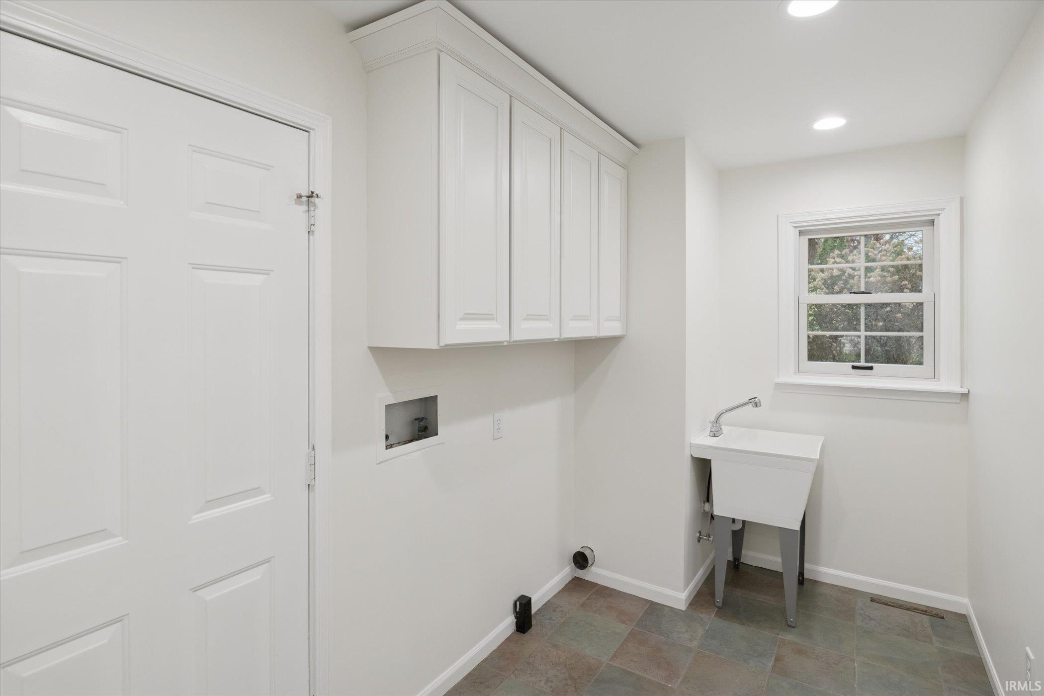 Granger, Indiana 46530, United States, 4 Bedrooms Bedrooms, ,4 BathroomsBathrooms,Residential,Active,247012