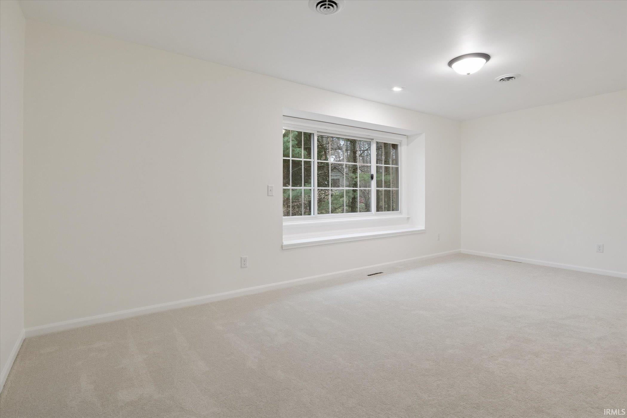 Granger, Indiana 46530, United States, 4 Bedrooms Bedrooms, ,4 BathroomsBathrooms,Residential,Active,247012