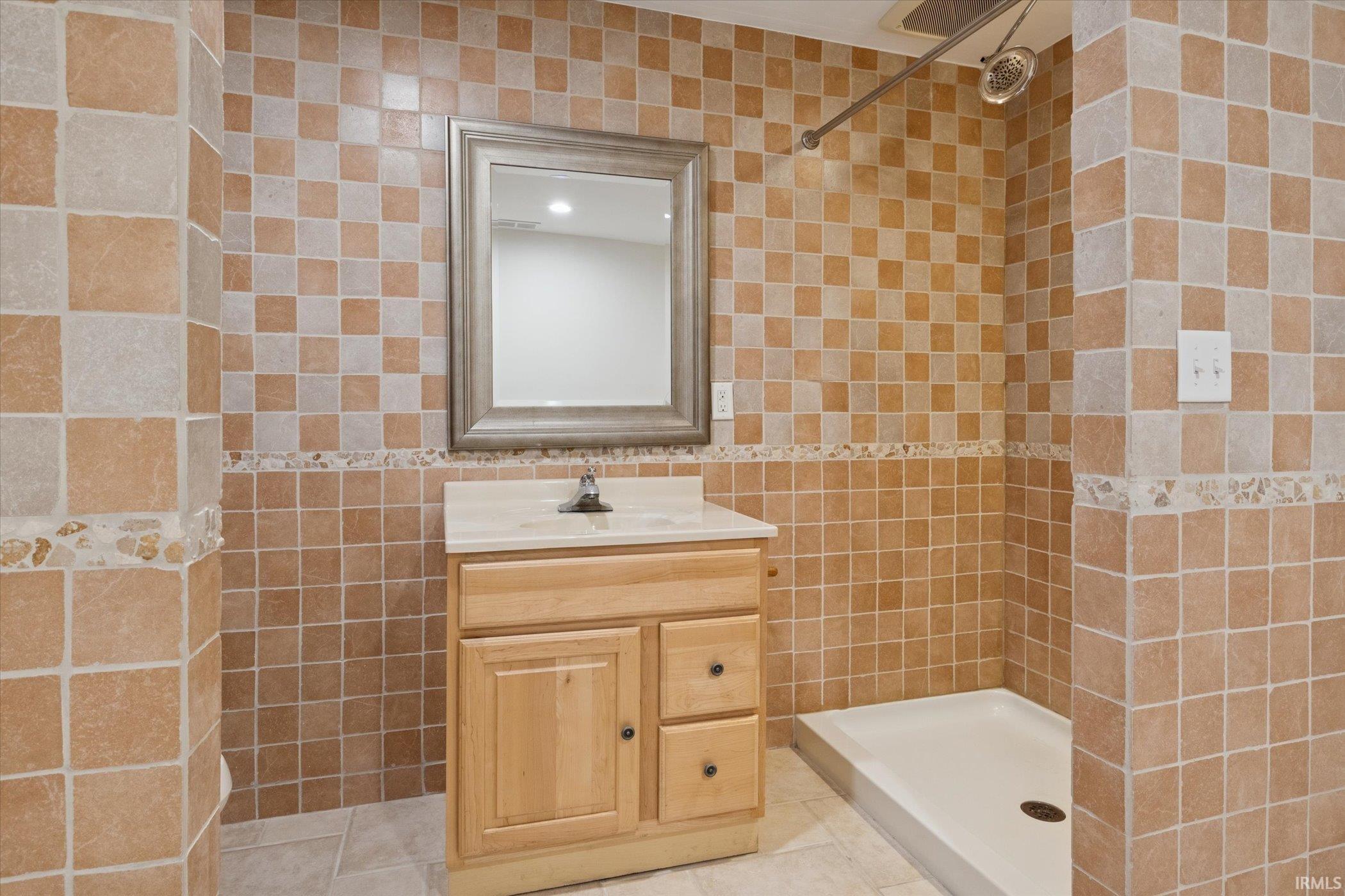 Granger, Indiana 46530, United States, 4 Bedrooms Bedrooms, ,4 BathroomsBathrooms,Residential,Active,247012