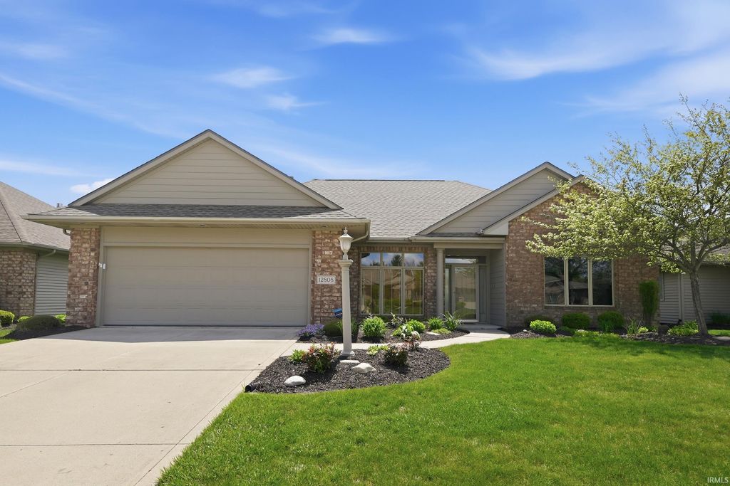 Photo of 12808 Sayville Trail, Fort Wayne, IN 46845 (MLS # 202616126)