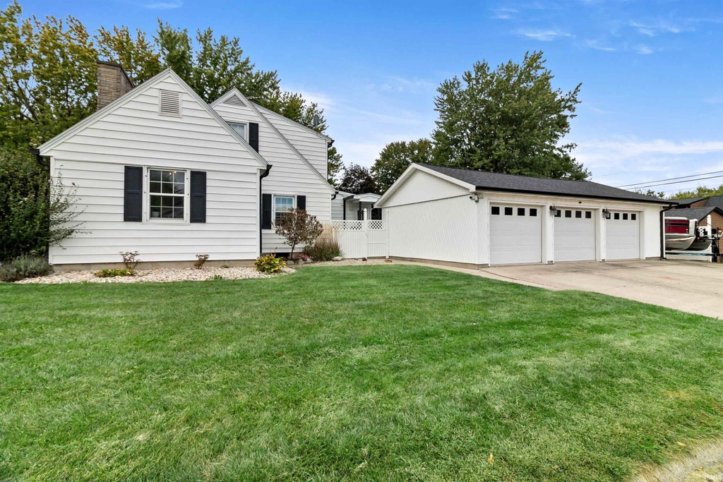 Photo of 125 E North D Street, Gas City, IN 46933 (MLS # 202638107)