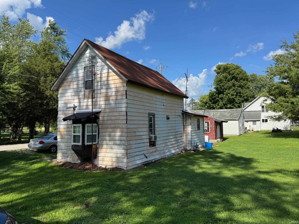 Photo for 195 N Lincoln Street, Macy, IN 46951 (MLS # 202525236)