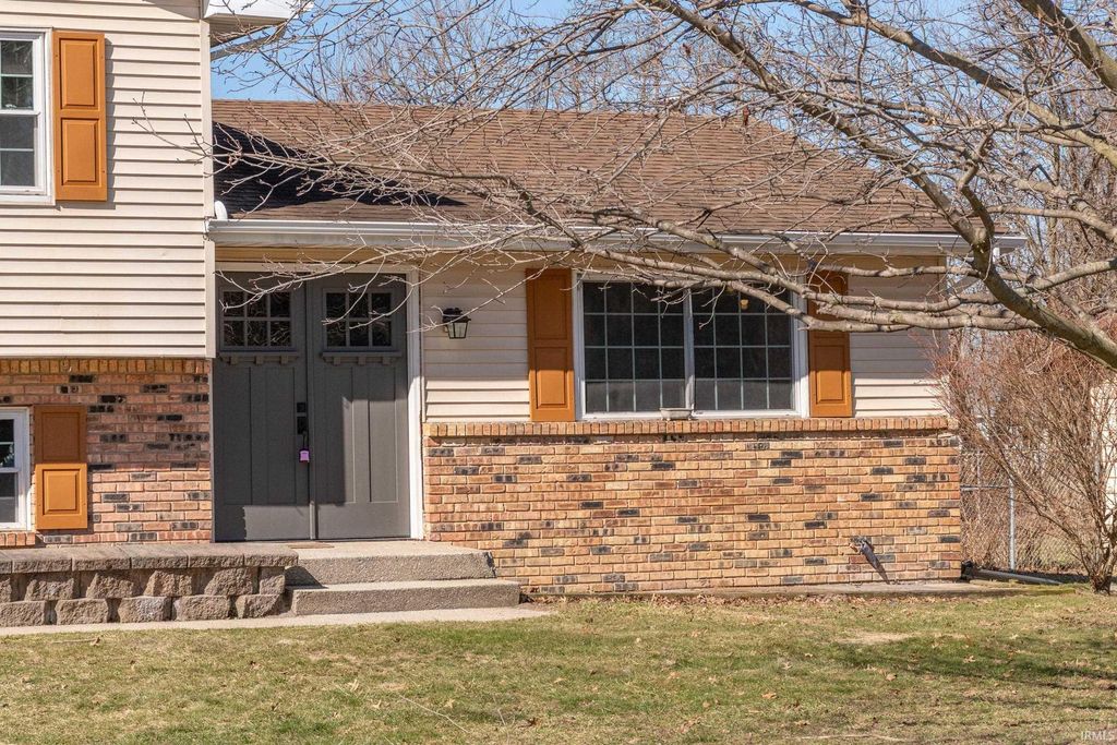 Photo of 54463 Faye Drive, Osceola, IN 46561 (MLS # 202606673)