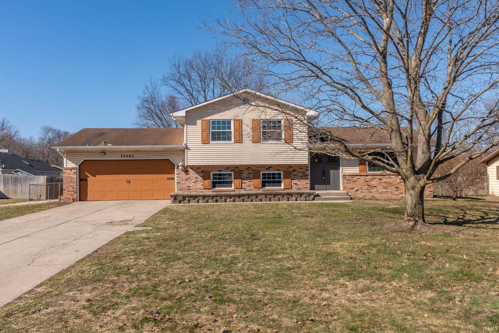 Photo of 54463 Faye Drive, Osceola, IN 46561 (MLS # 202606673)