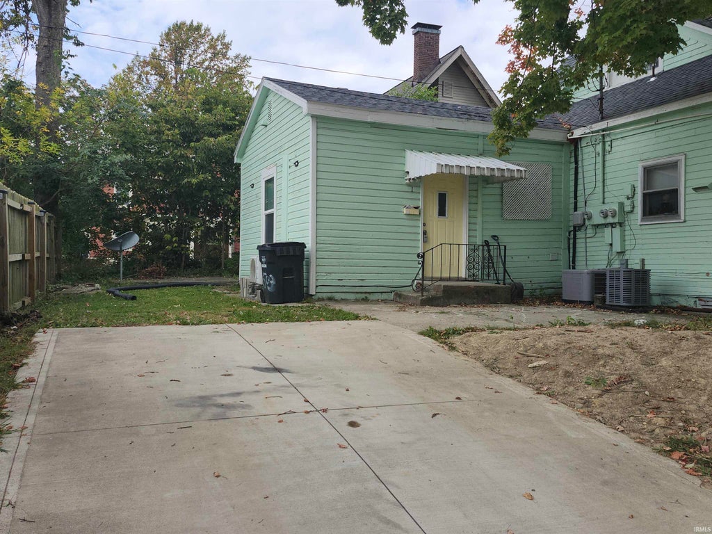 Photo of 503 W Walnut Street #1, Kokomo, IN 46901 (MLS # 202642100)