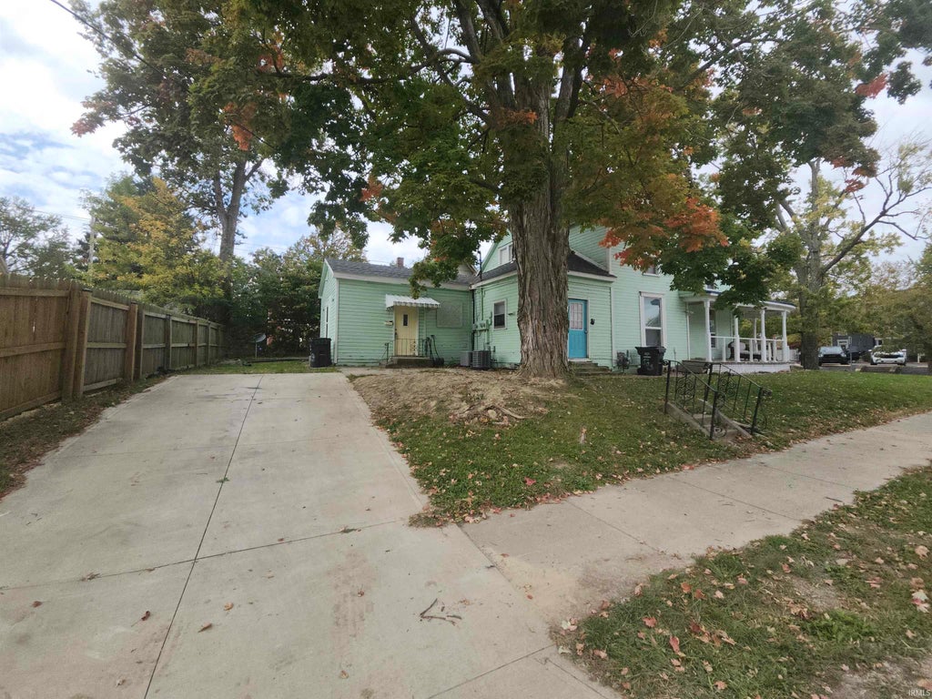 Photo of 503 W Walnut Street #1, Kokomo, IN 46901 (MLS # 202642100)