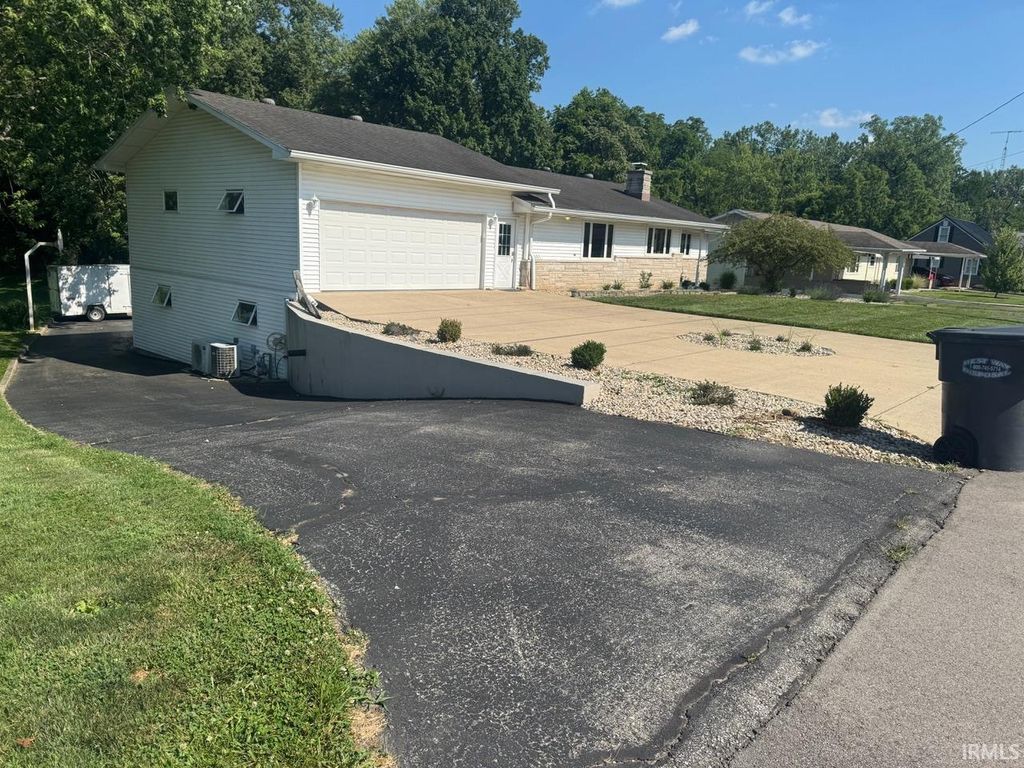 Photo of 301 S Elm Street, Hagerstown, IN 47346 (MLS # 202607667)