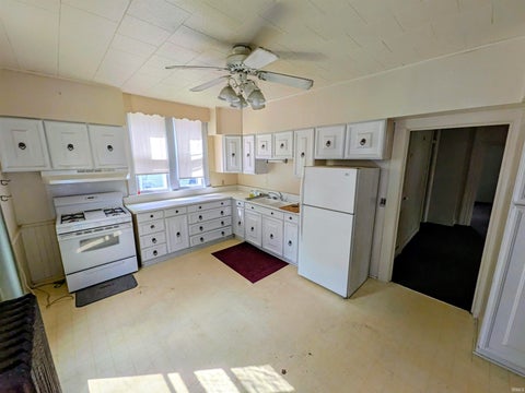 Tiny photo for 310 E Madison Street, Goshen, IN 46528 (MLS # 202637248)