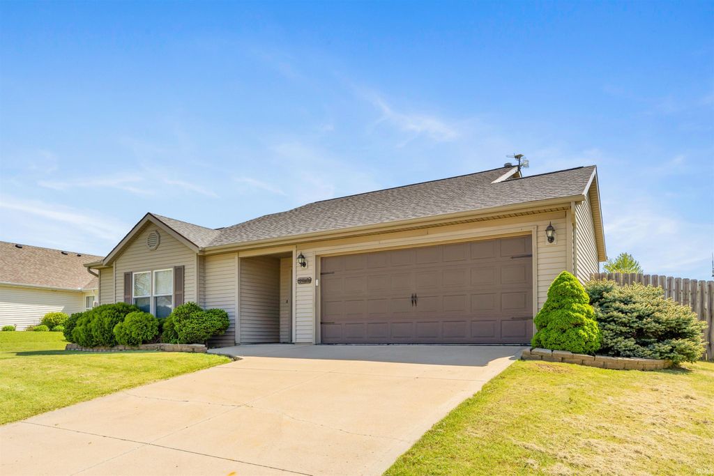 Photo of 119 Alan Drive, Fremont, IN 46737 (MLS # 202616595)