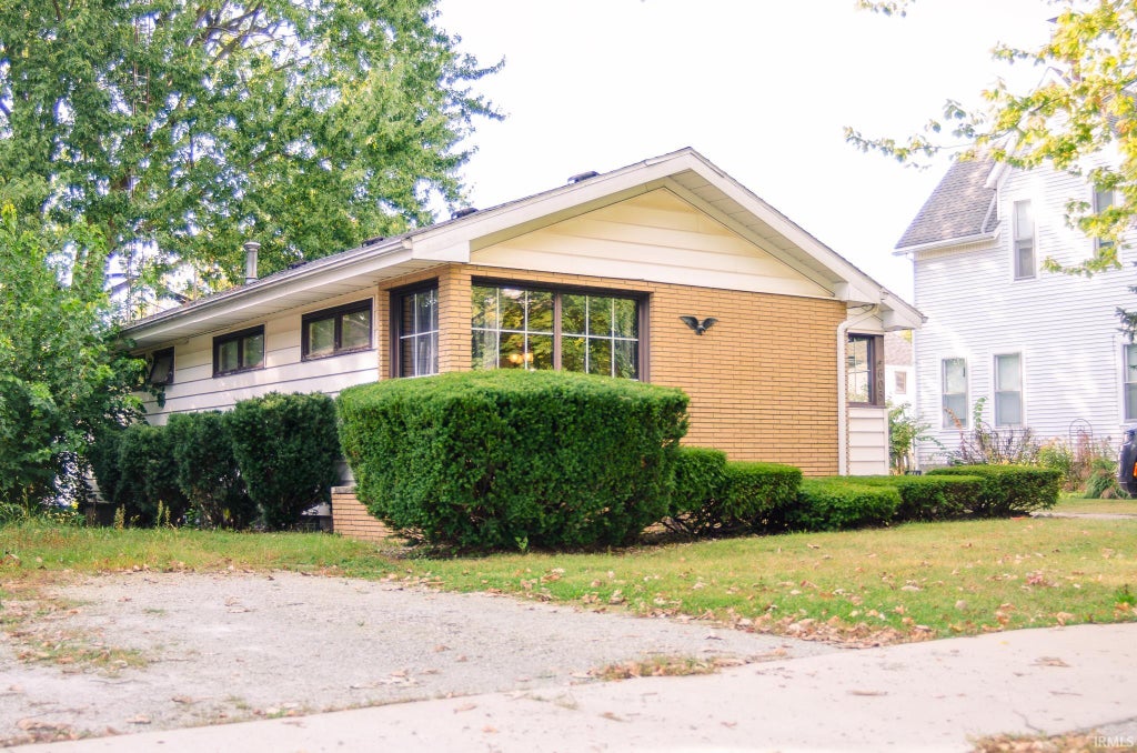 Photo of 605 N Main Street, Bourbon, IN 46504 (MLS # 202644889)