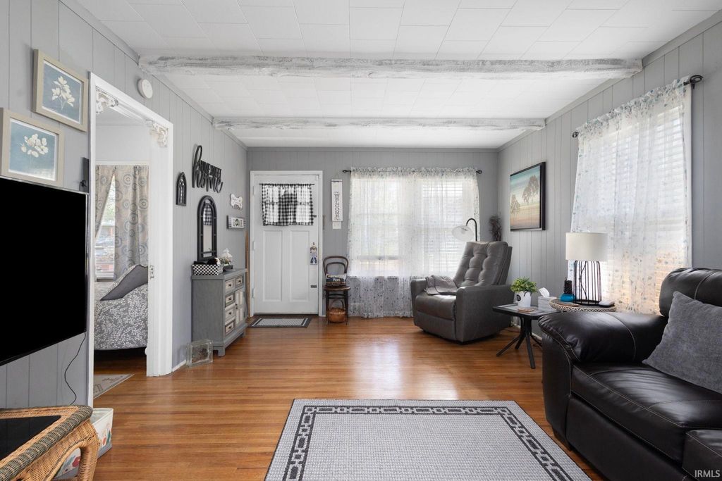 Photo of 708 W 3rd Street, Mishawaka, IN 46544 (MLS # 202615495)