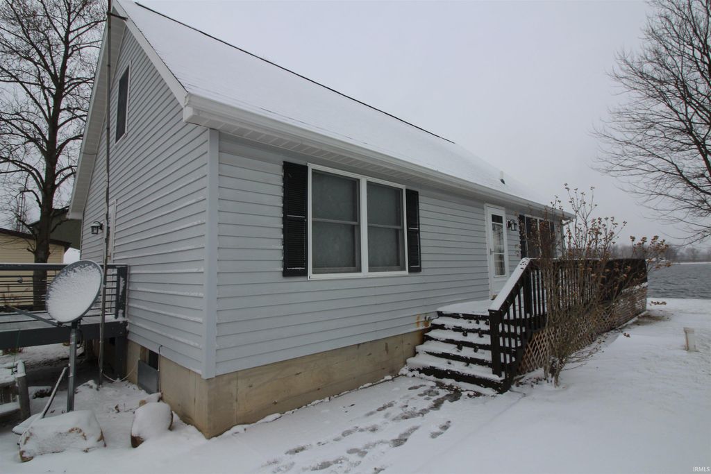 Photo of 46 W Waldron Lake Drive, Wawaka, IN 46794 (MLS # 202601155)