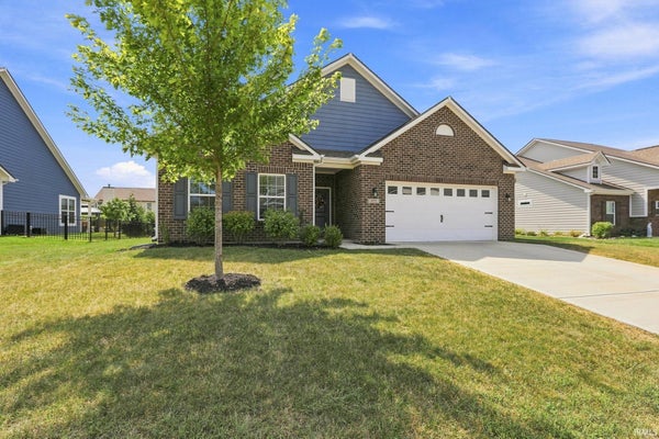 5573 STONE GROVE CT, MCCORDSVILLE, IN 46055 - Image 2137f4d17be9b0ffdc25edc2e2f58e7c/1909826817