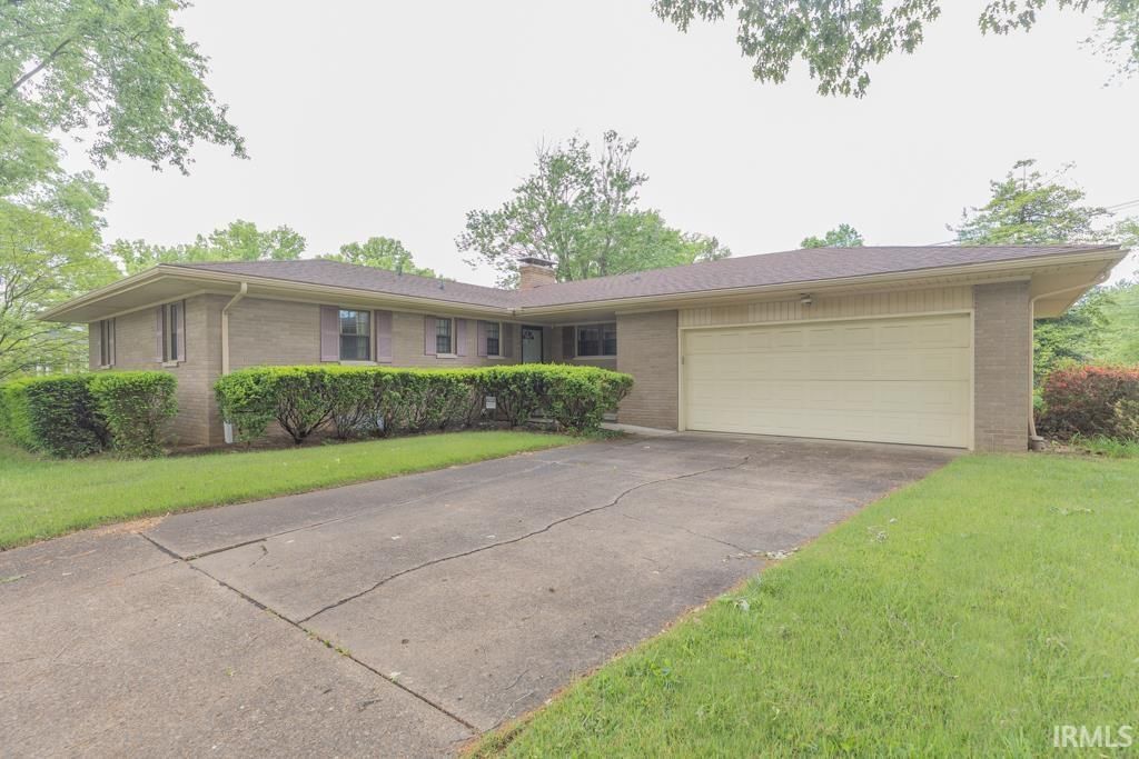 Photo of 1301 Southfield Road, Evansville, IN 47715 (MLS # 202615480)