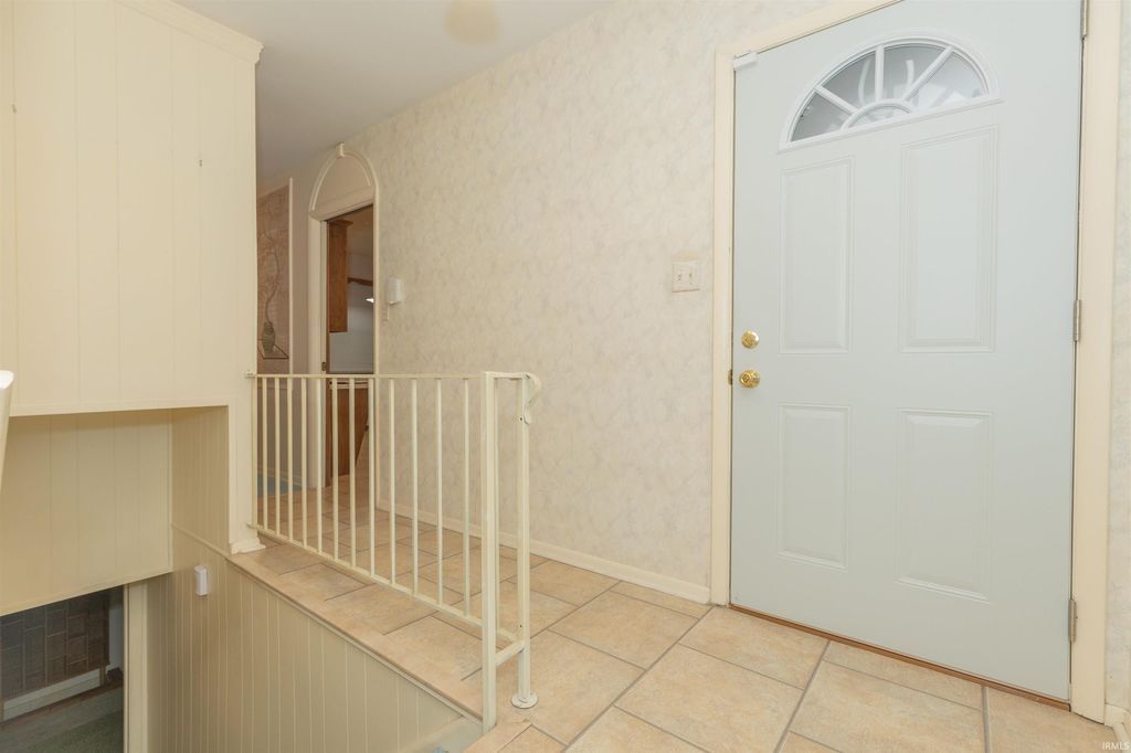 Photo of 1301 Southfield Road, Evansville, IN 47715 (MLS # 202615480)