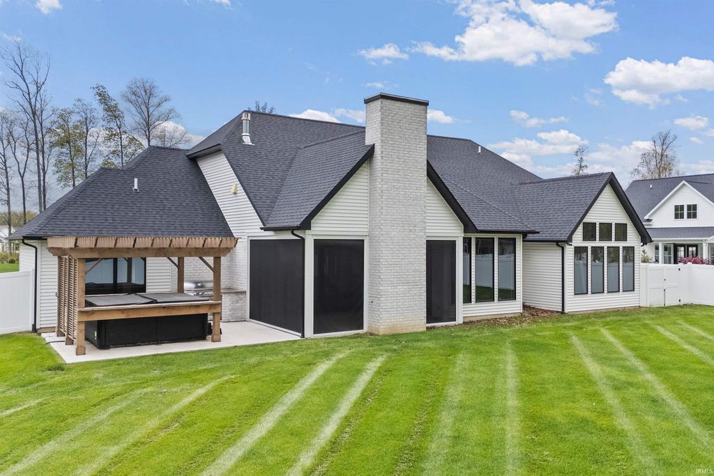 Photo of 120 Anmer Hall, Fort Wayne, IN 46845 (MLS # 202605552)