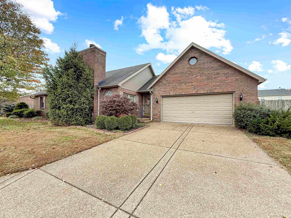 Photo of 213 Thompson Avenue, Evansville, IN 47715 (MLS # 202545886)