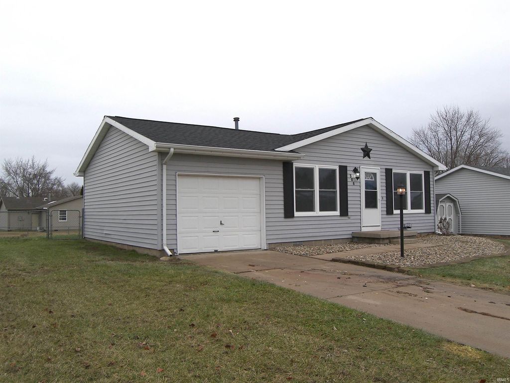 Photo of 308 Eisenhower Parkway, Warsaw, IN 46580 (MLS # 202549050)