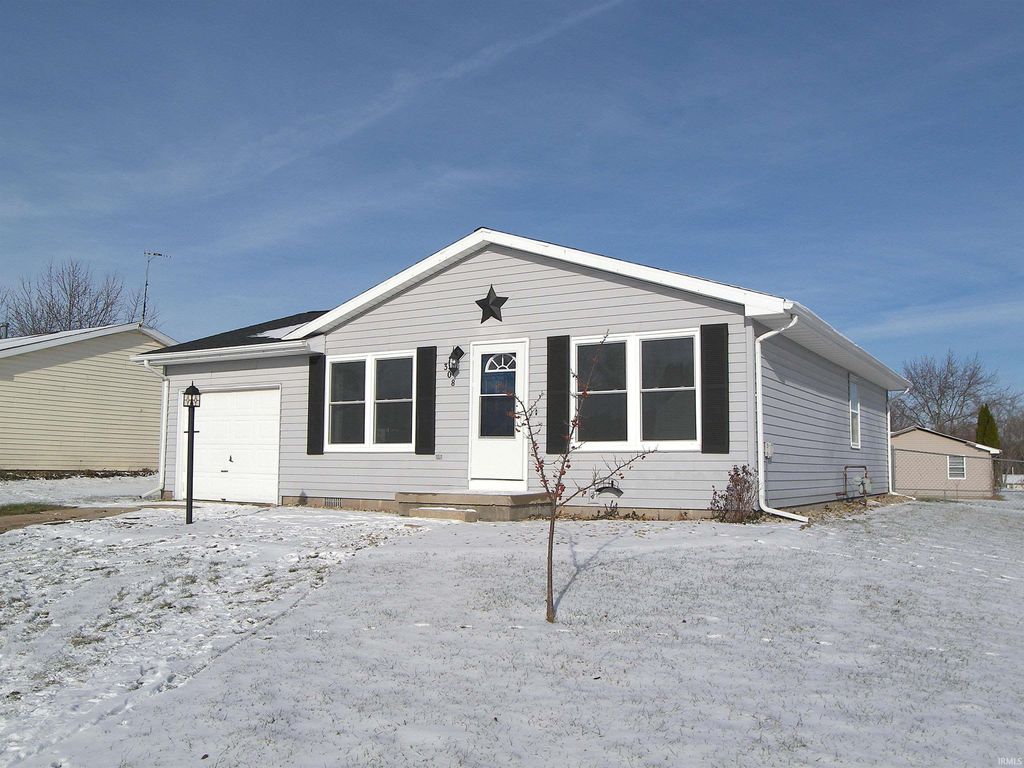 Photo of 308 Eisenhower Parkway, Warsaw, IN 46580 (MLS # 202549050)