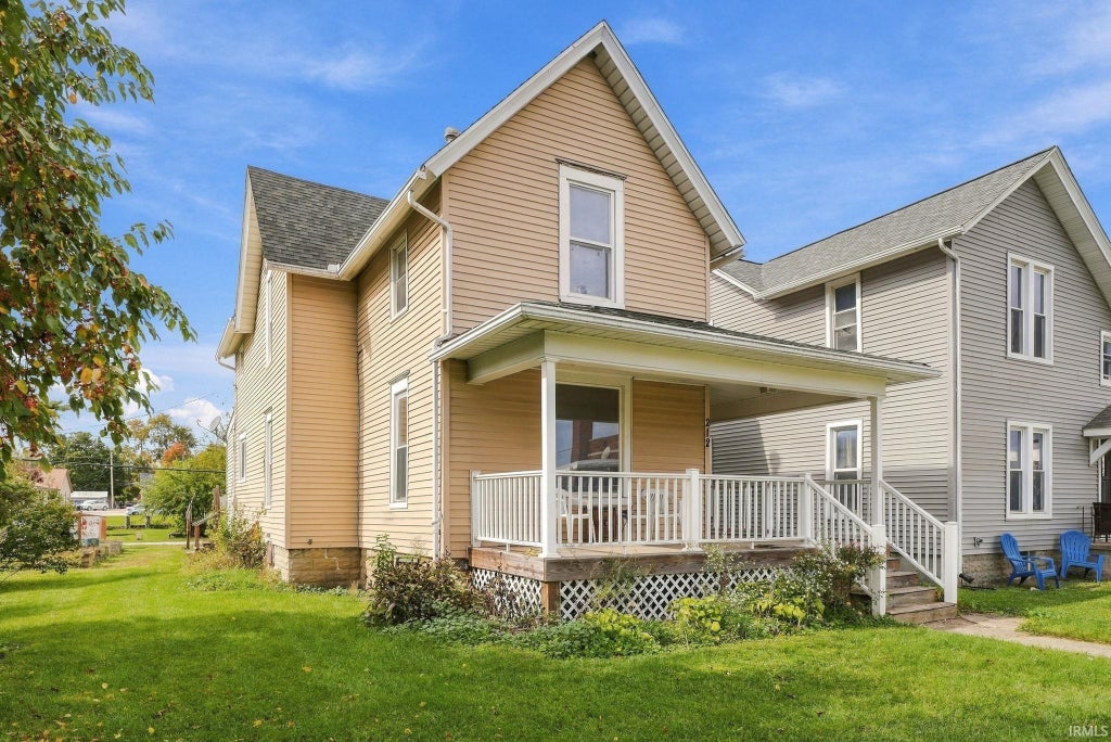 Photo of 212 S Cowen Street, Garrett, IN 46738 (MLS # 202642200)