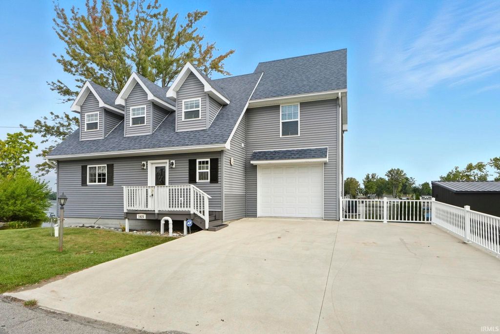 Photo of 1425 E 700 Road, Wolcottville, IN 46795 (MLS # 202607226)