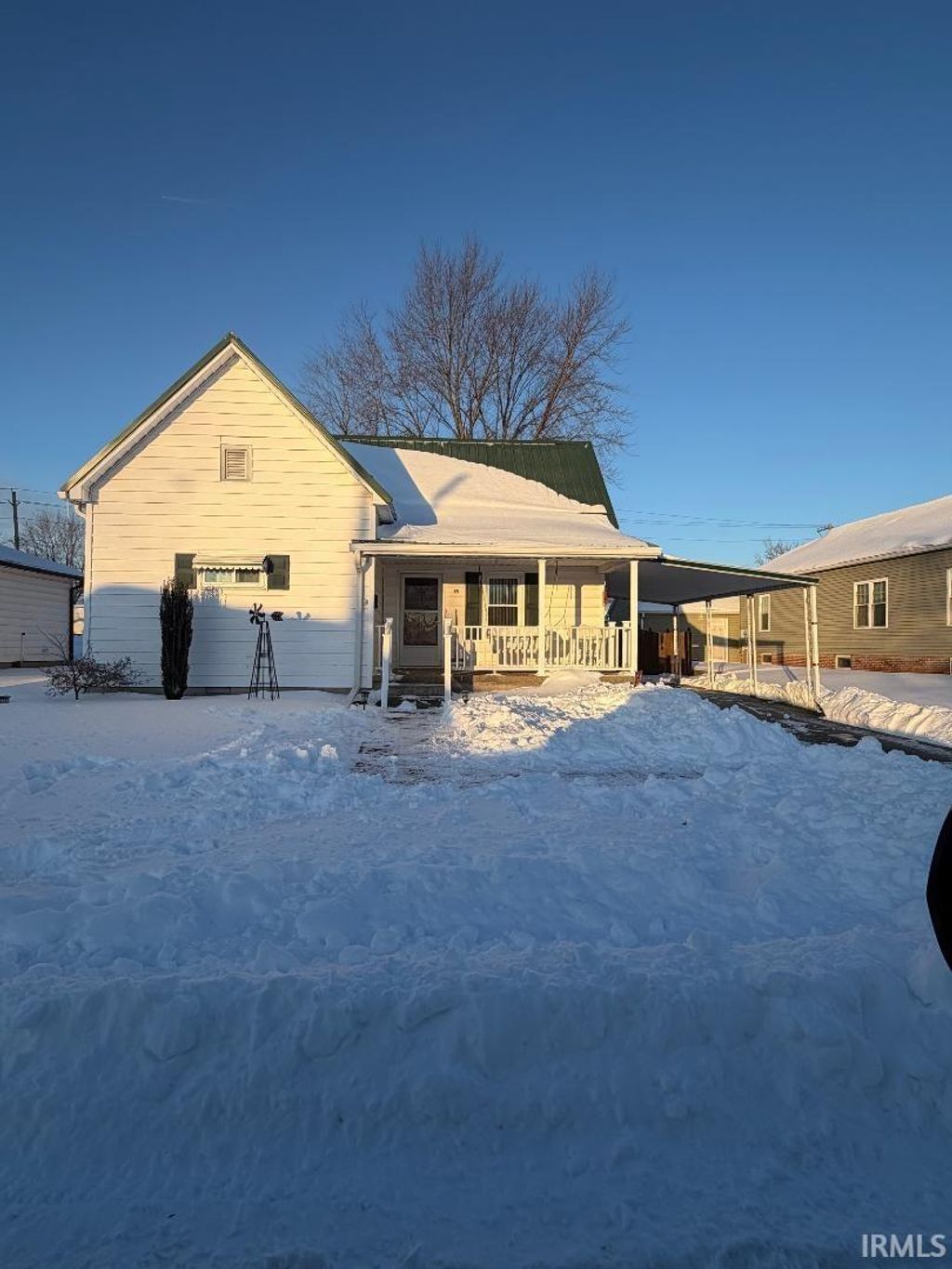 Photo of 18 SE 6th Street, Linton, IN 47441 (MLS # 202602942)