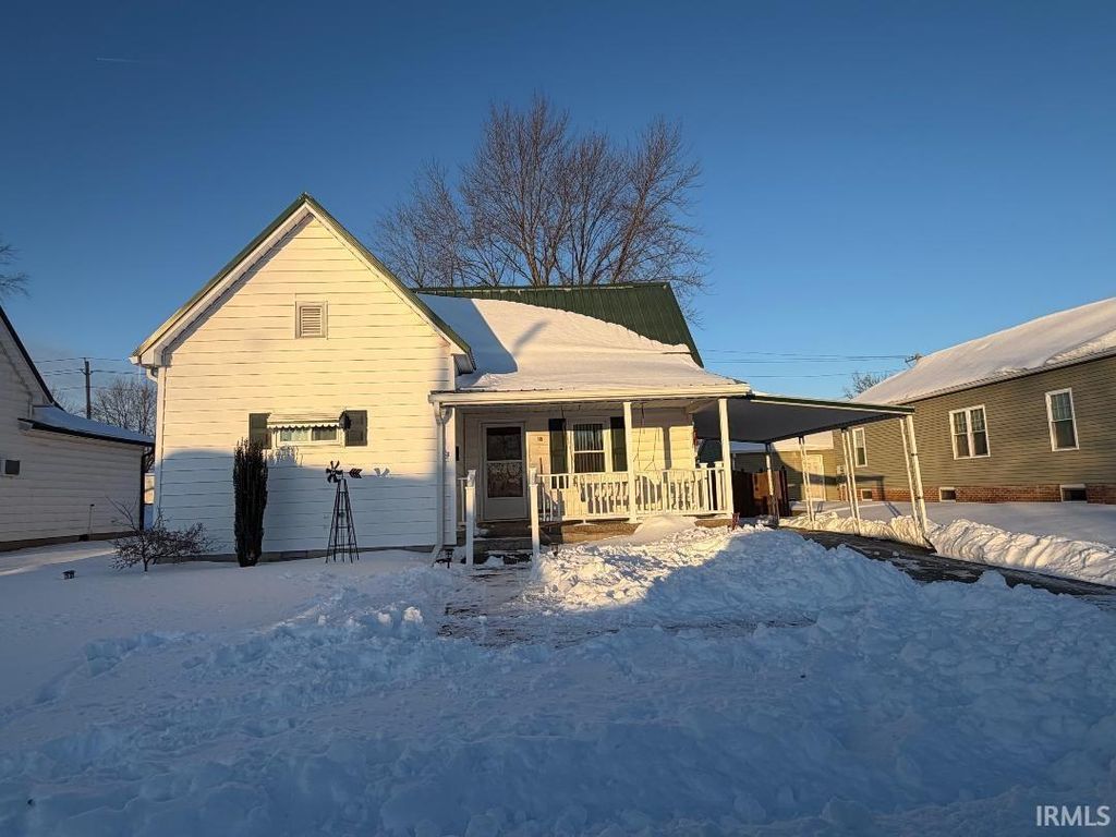 Photo of 18 SE 6th Street, Linton, IN 47441 (MLS # 202602942)
